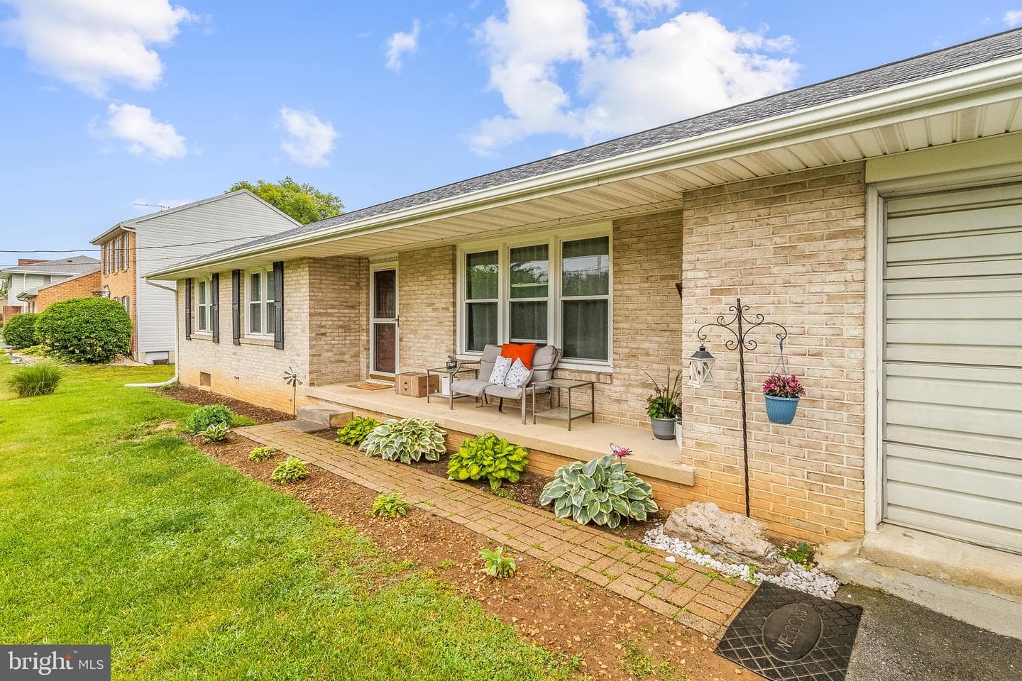3877 Winchester Avenue photo 2