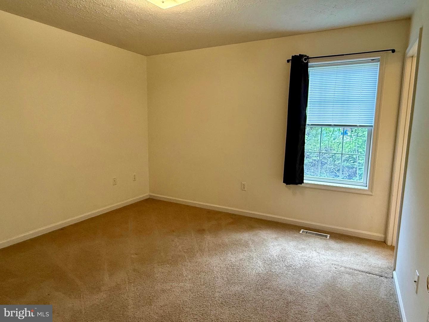 110 Pacific Boulevard photo 20
