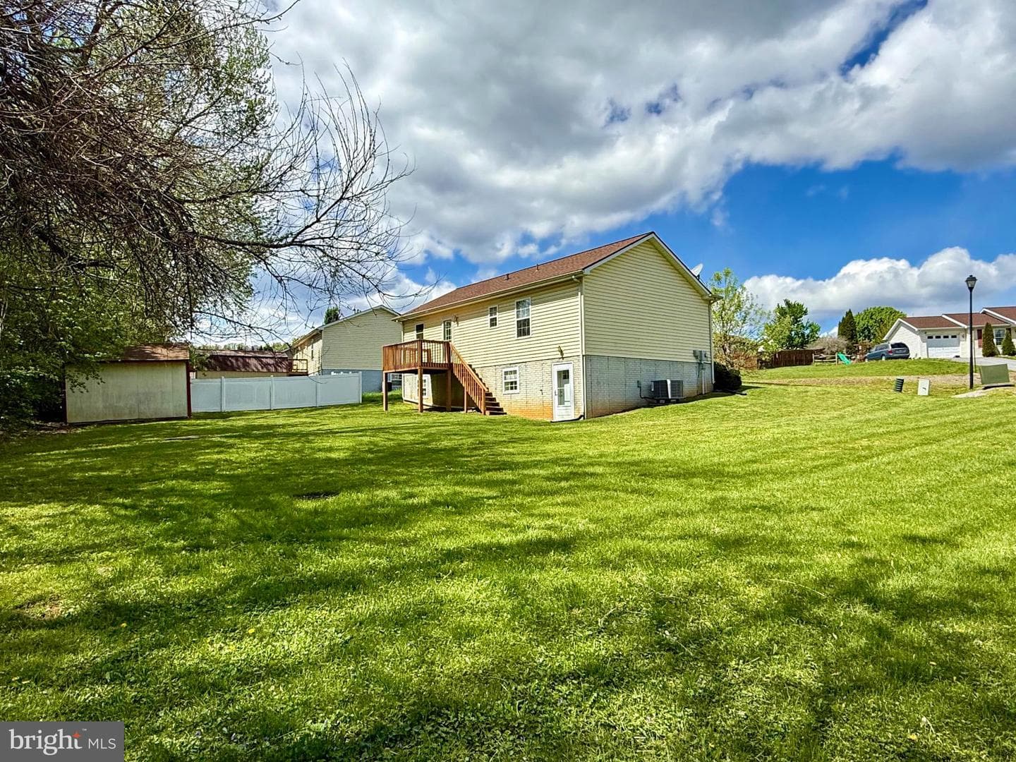 110 Pacific Boulevard photo 42