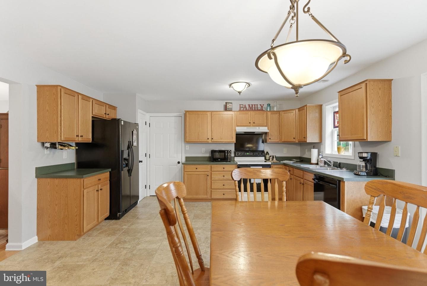 336 Zenith Drive photo 5