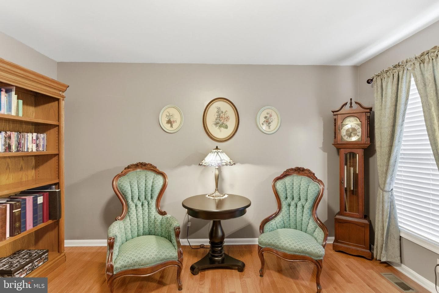 336 Zenith Drive photo 9