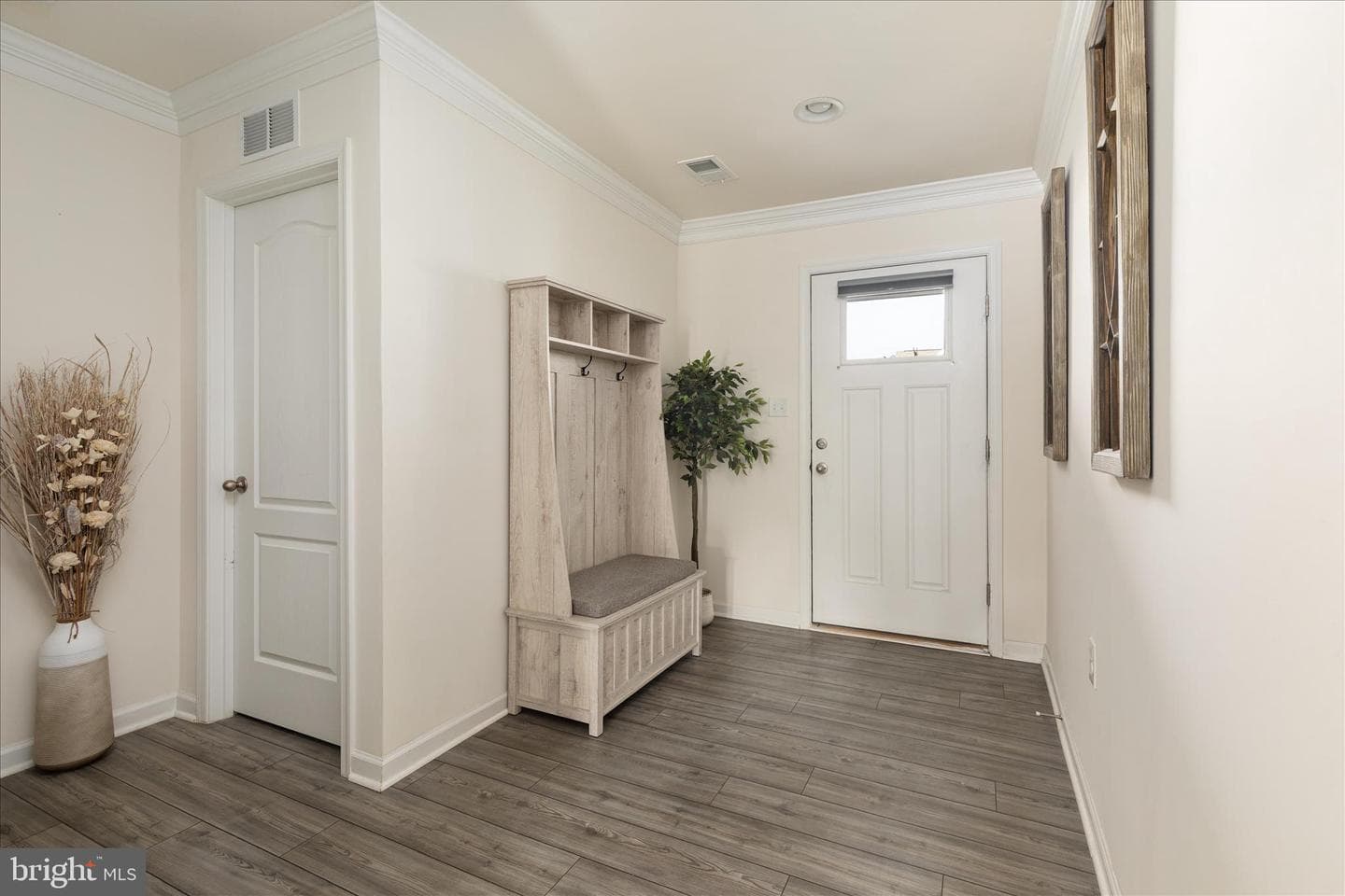 339 Eurasian Drive photo 5