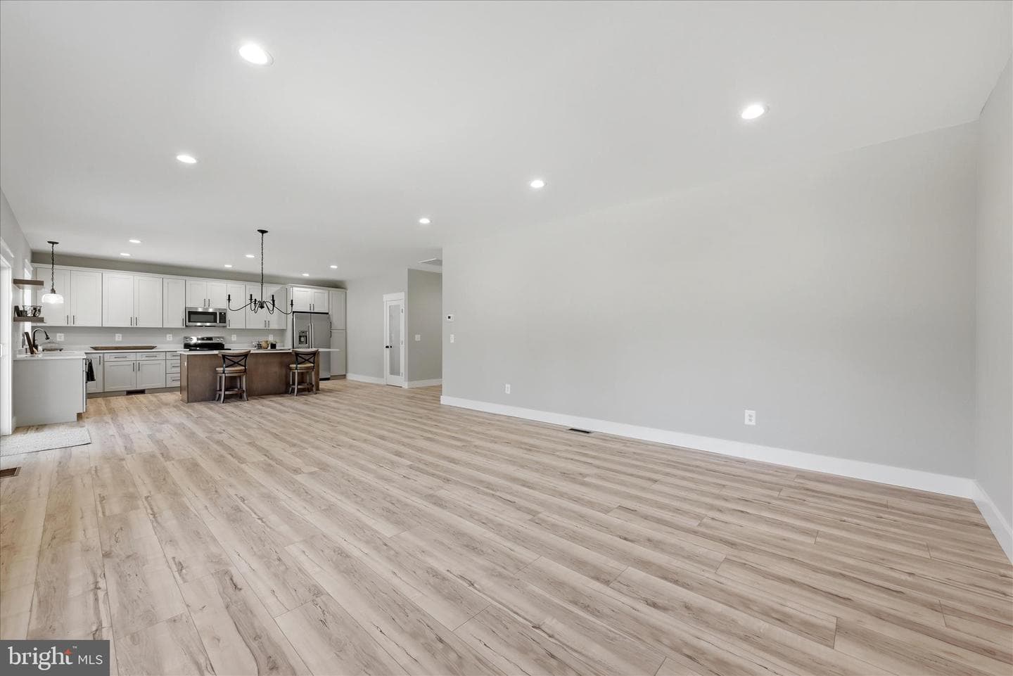 825 Avanti Drive photo 20