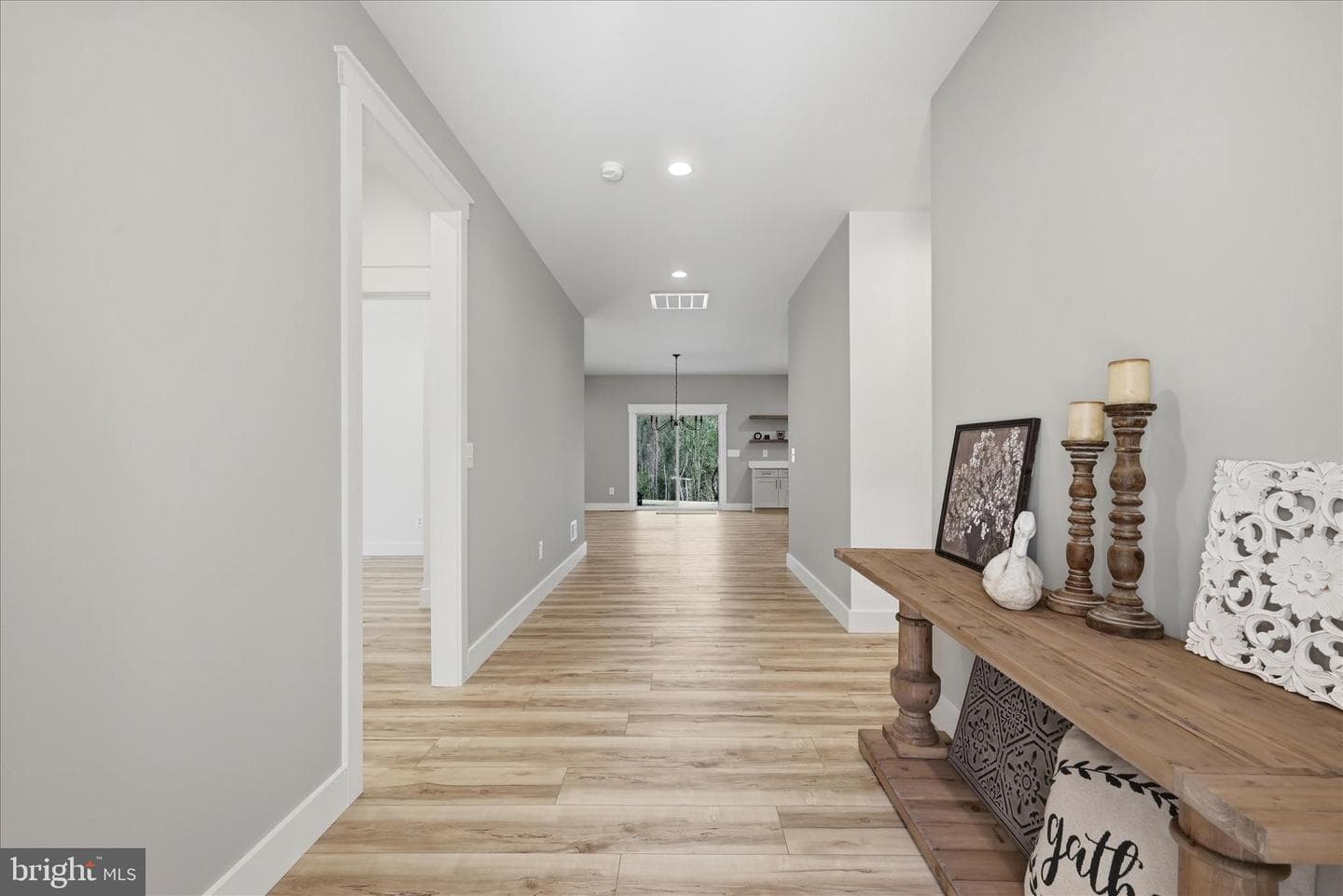 825 Avanti Drive photo 5