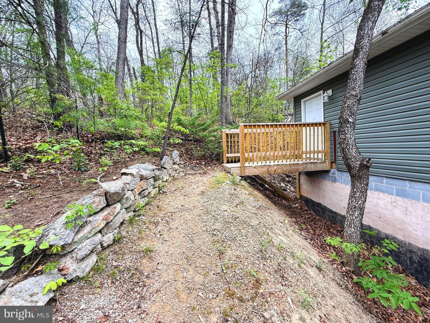 385 Crowfoot Lane photo 13