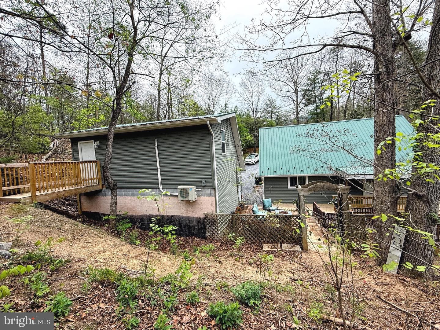 385 Crowfoot Lane photo 22