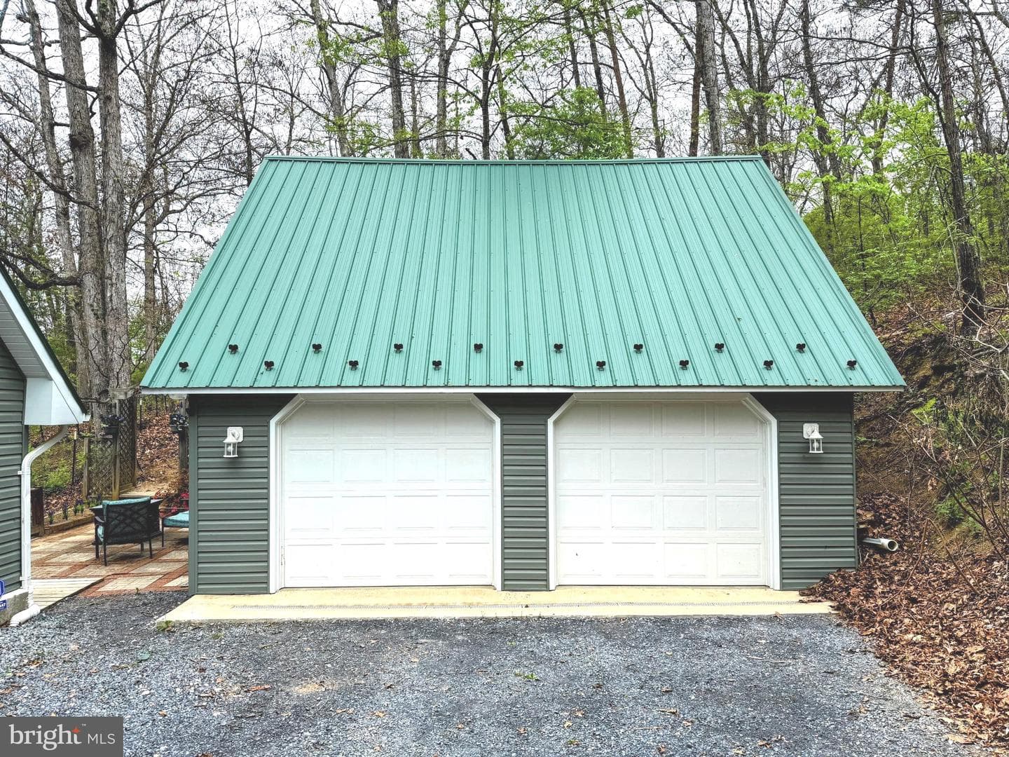 385 Crowfoot Lane photo 4