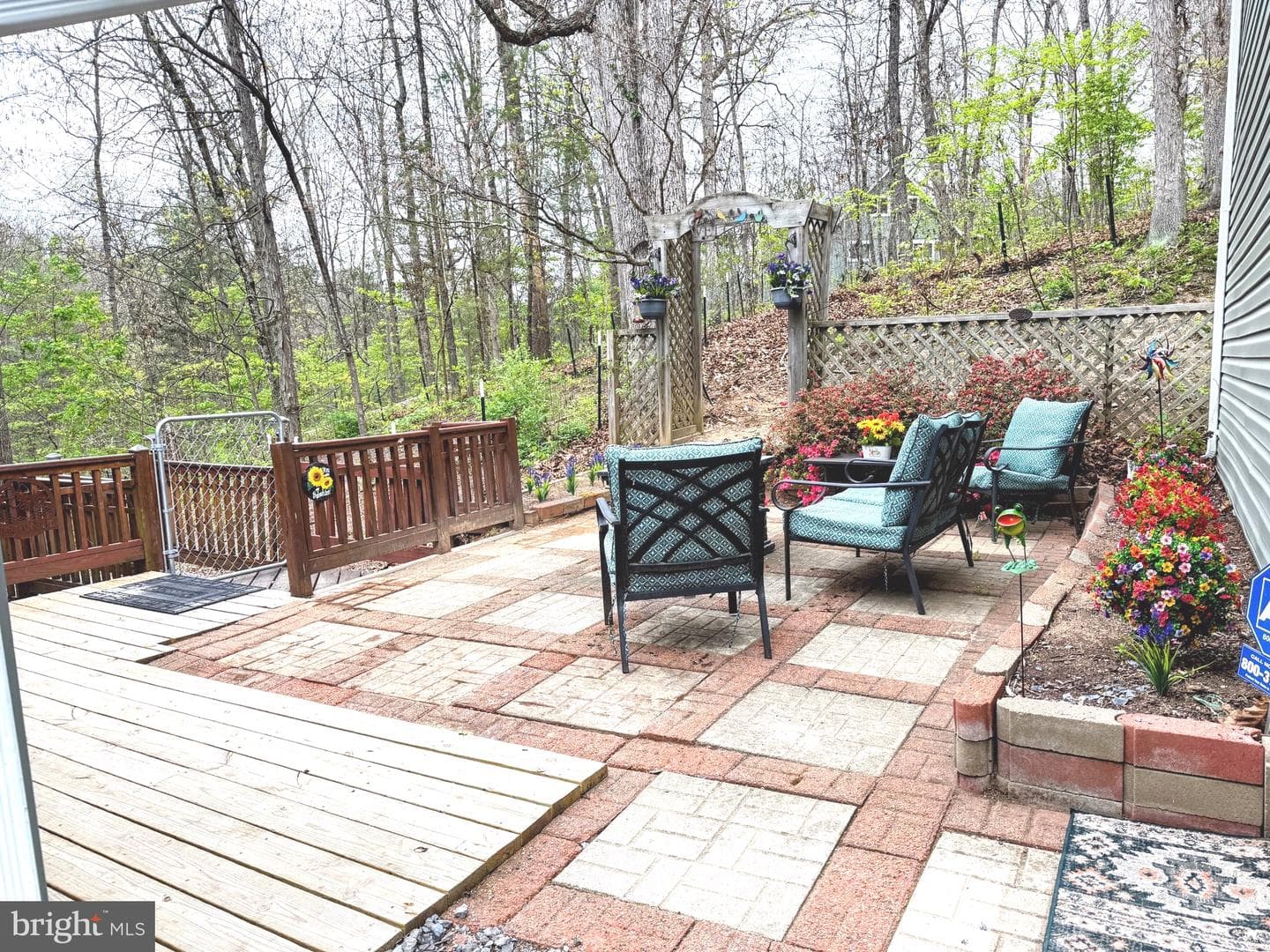 385 Crowfoot Lane photo 9