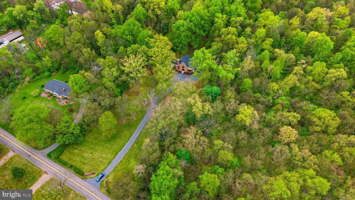 387 Weaver Lane photo 10