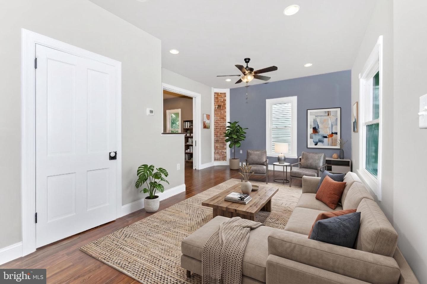 731 S Raleigh Street photo 4