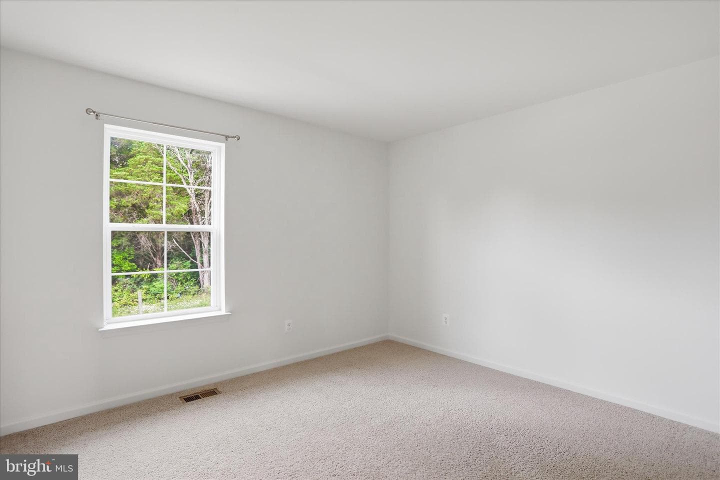 92 Belmont Place photo 32