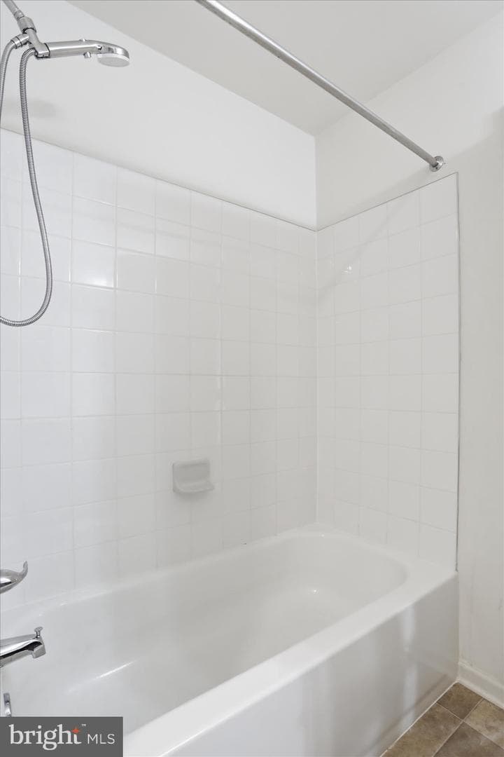 92 Belmont Place photo 38