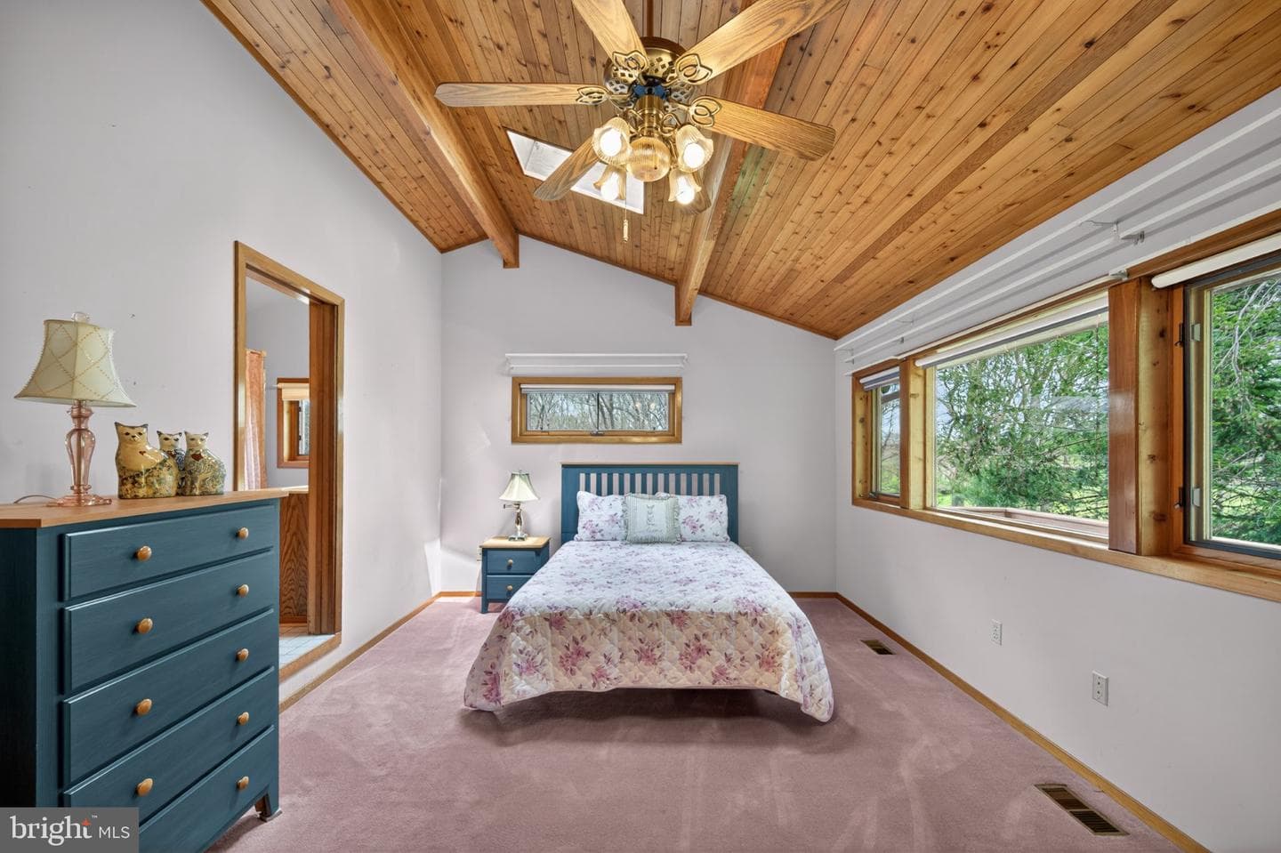 648 Abbie Lane photo 7
