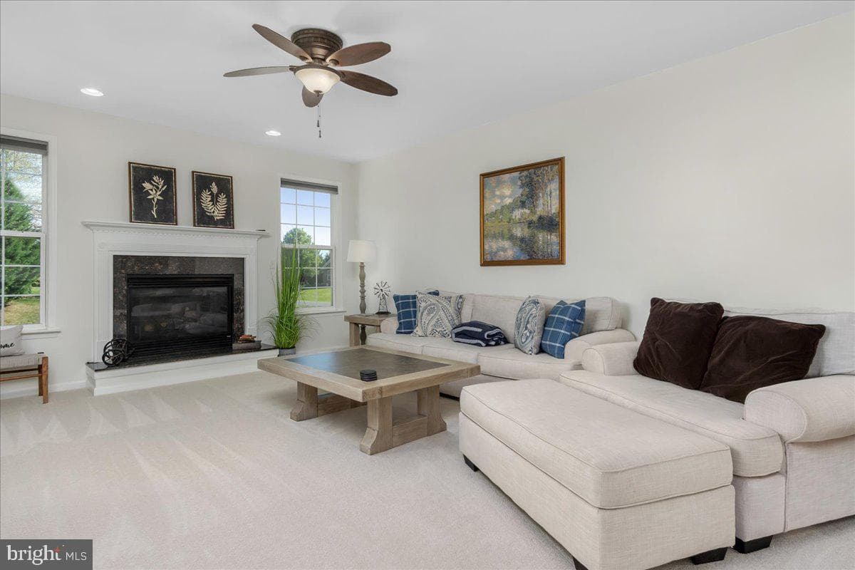 74 Hewitt Drive photo 24