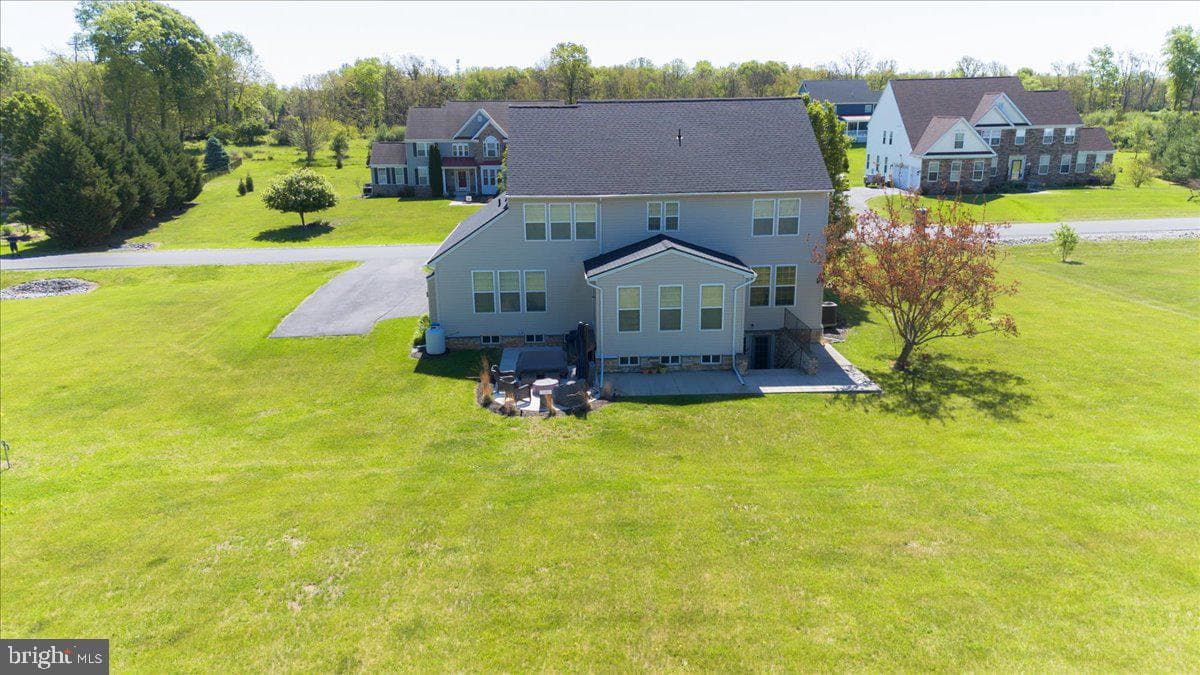 74 Hewitt Drive photo 46