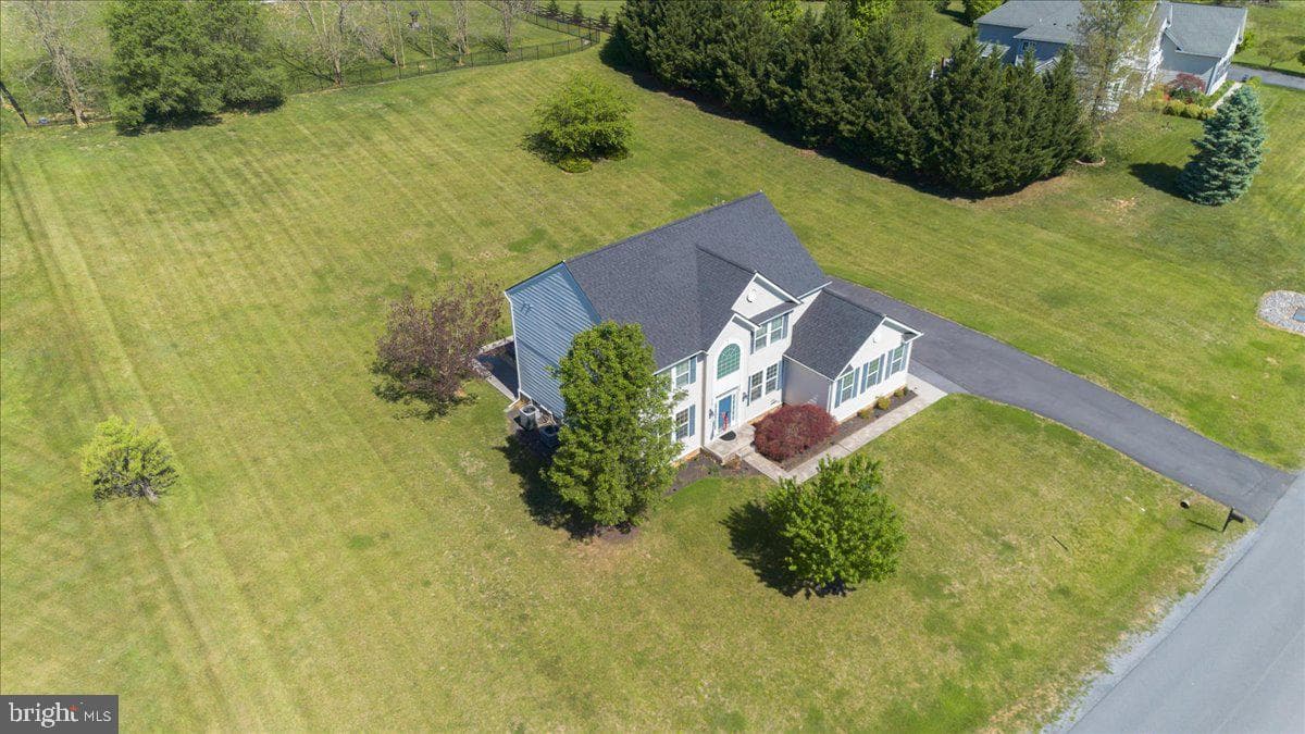 74 Hewitt Drive photo 50