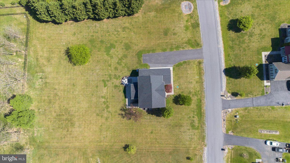 74 Hewitt Drive photo 51