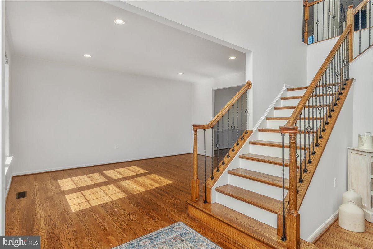74 Hewitt Drive photo 6