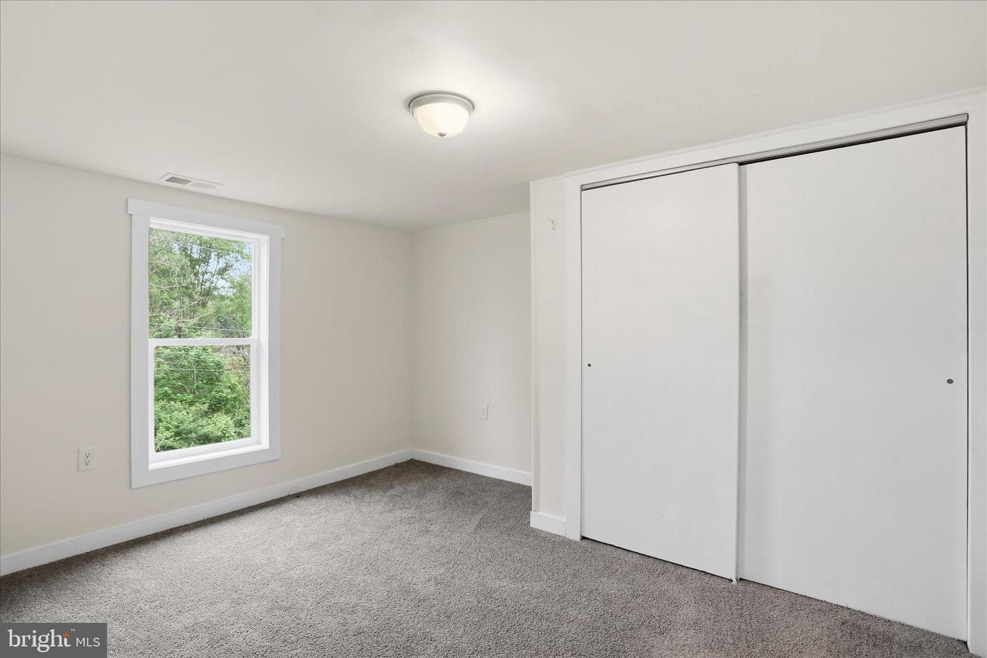 604 E Stephen Street photo 29