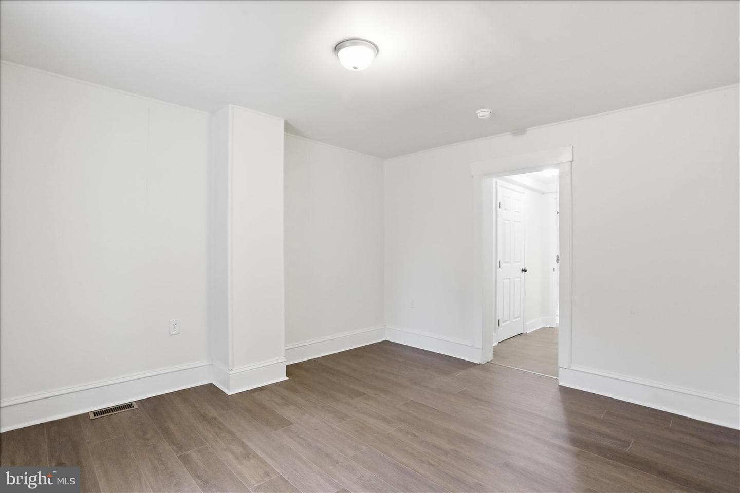 604 E Stephen Street photo 6