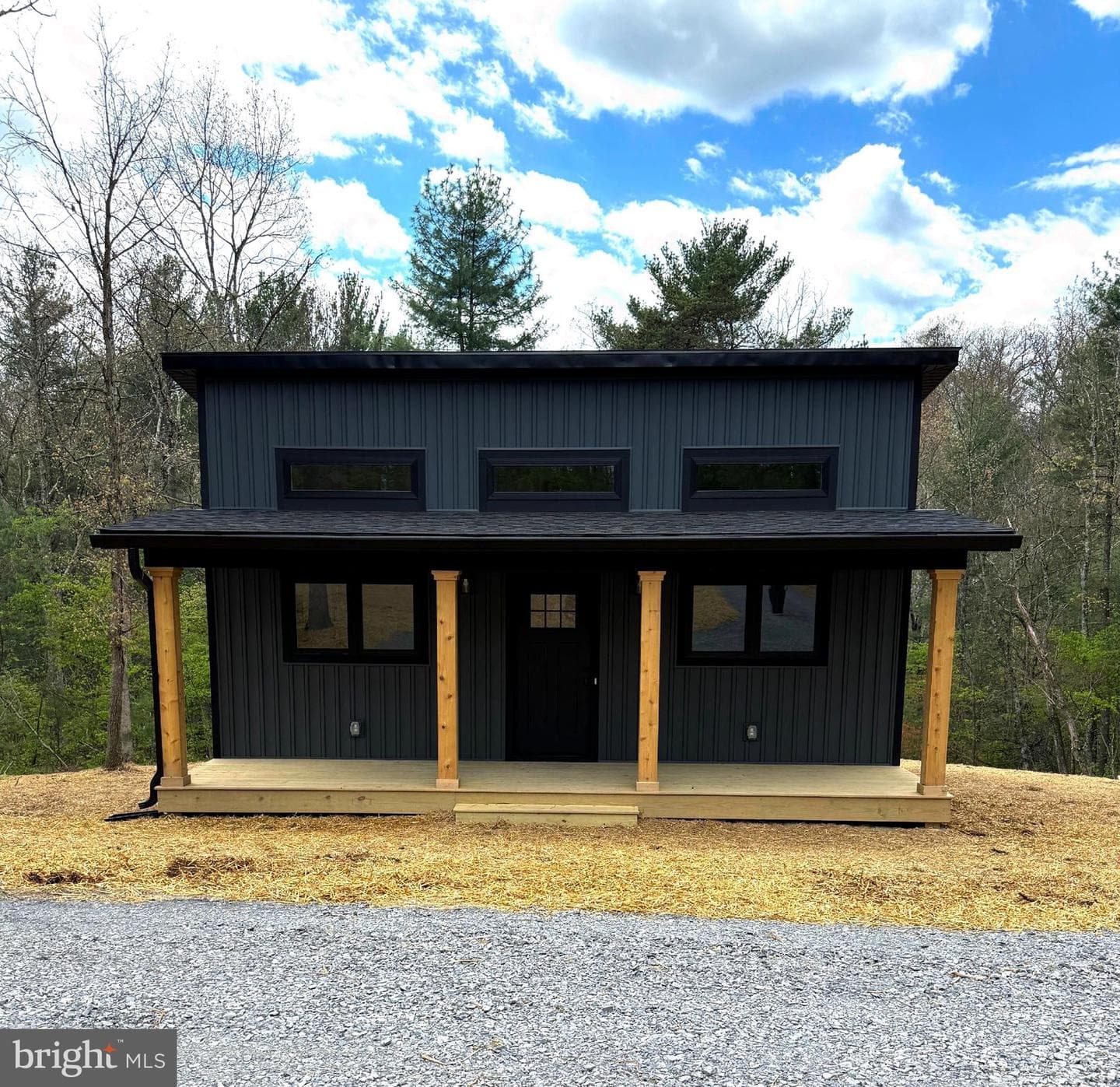 1040 Possum Hollow Trail