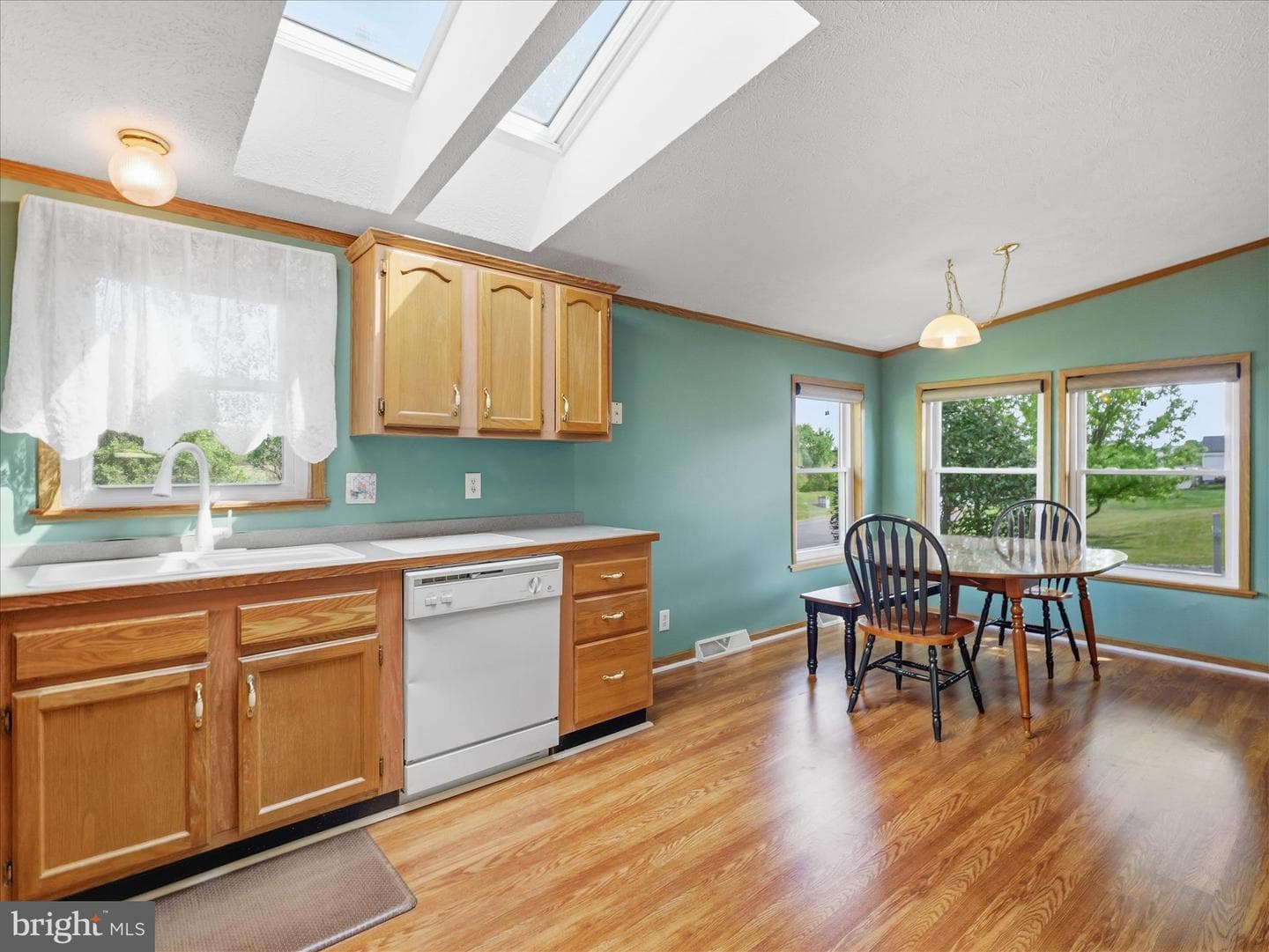 16 Teal Road N photo 10