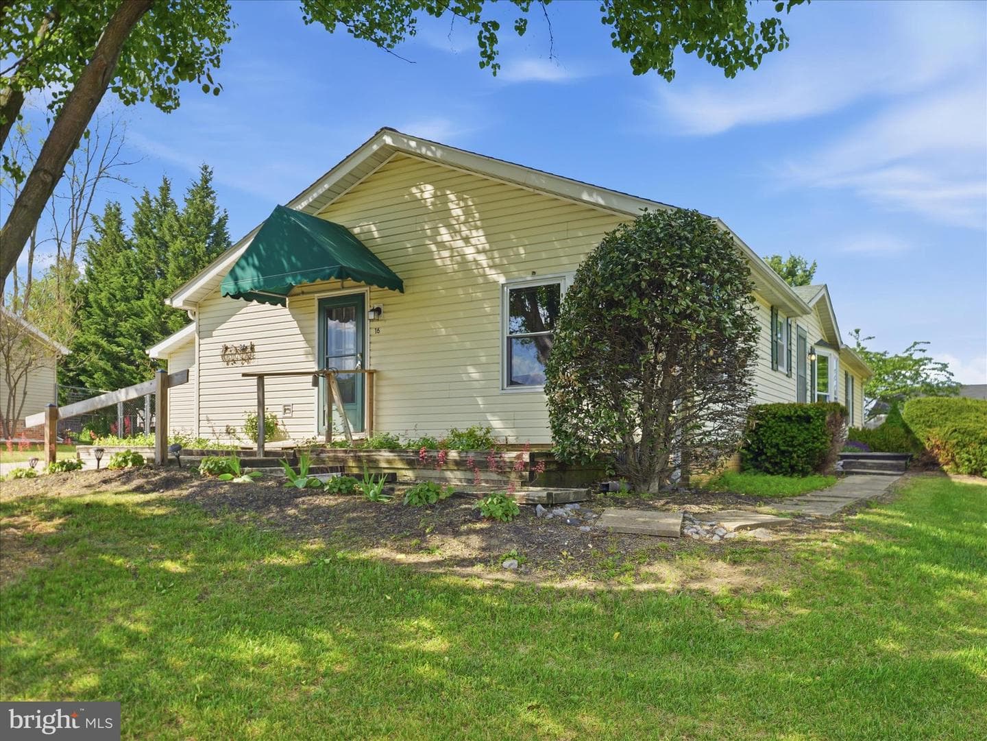 16 Teal Road N photo 30