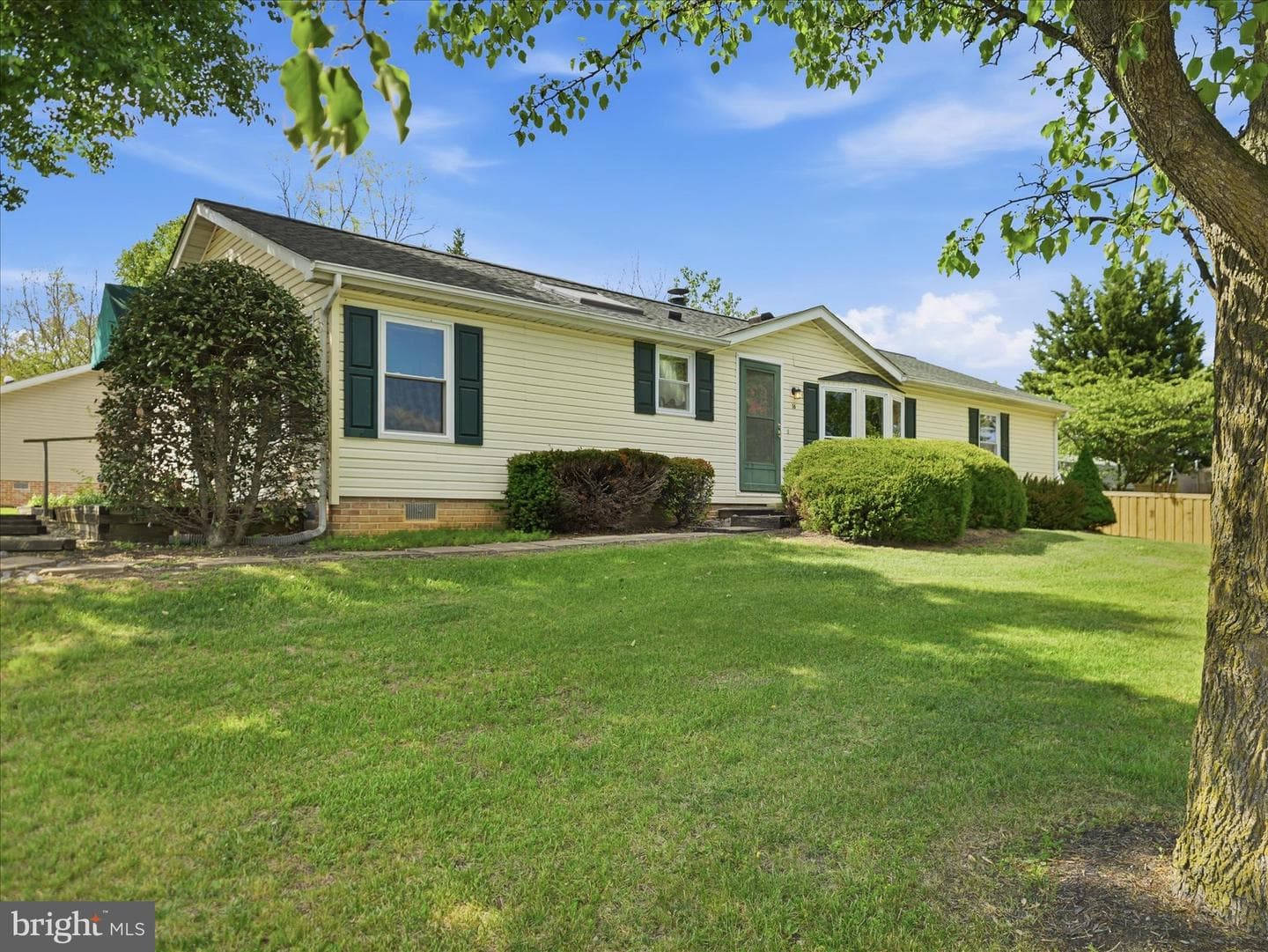 16 Teal Road N photo 31