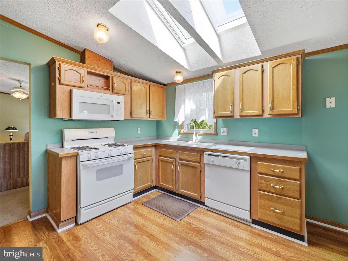 16 Teal Road N photo 9