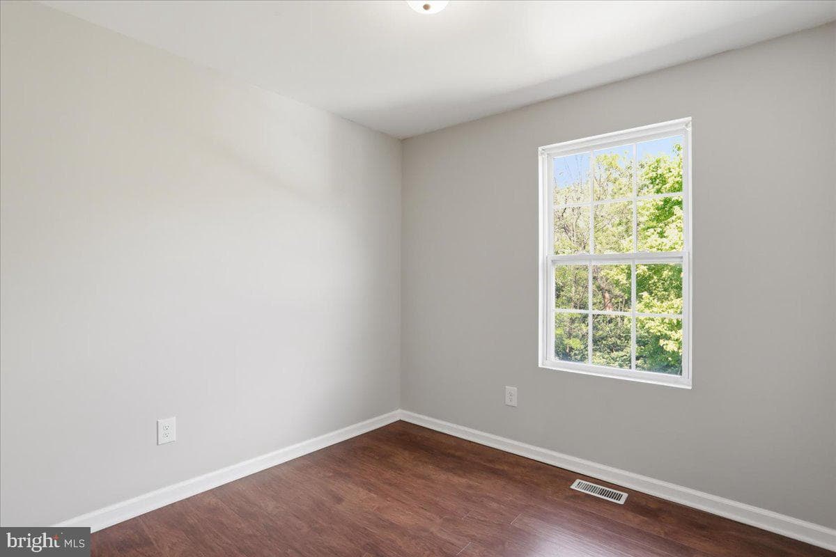 388 Dorothy Court photo 20