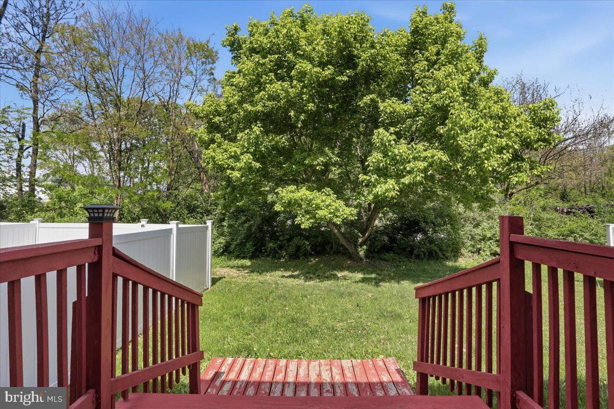 388 Dorothy Court photo 27