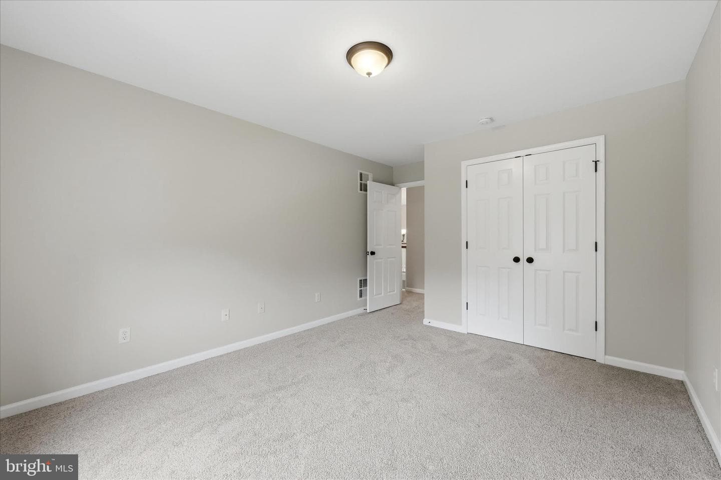 178 Stormfield Dr E photo 40