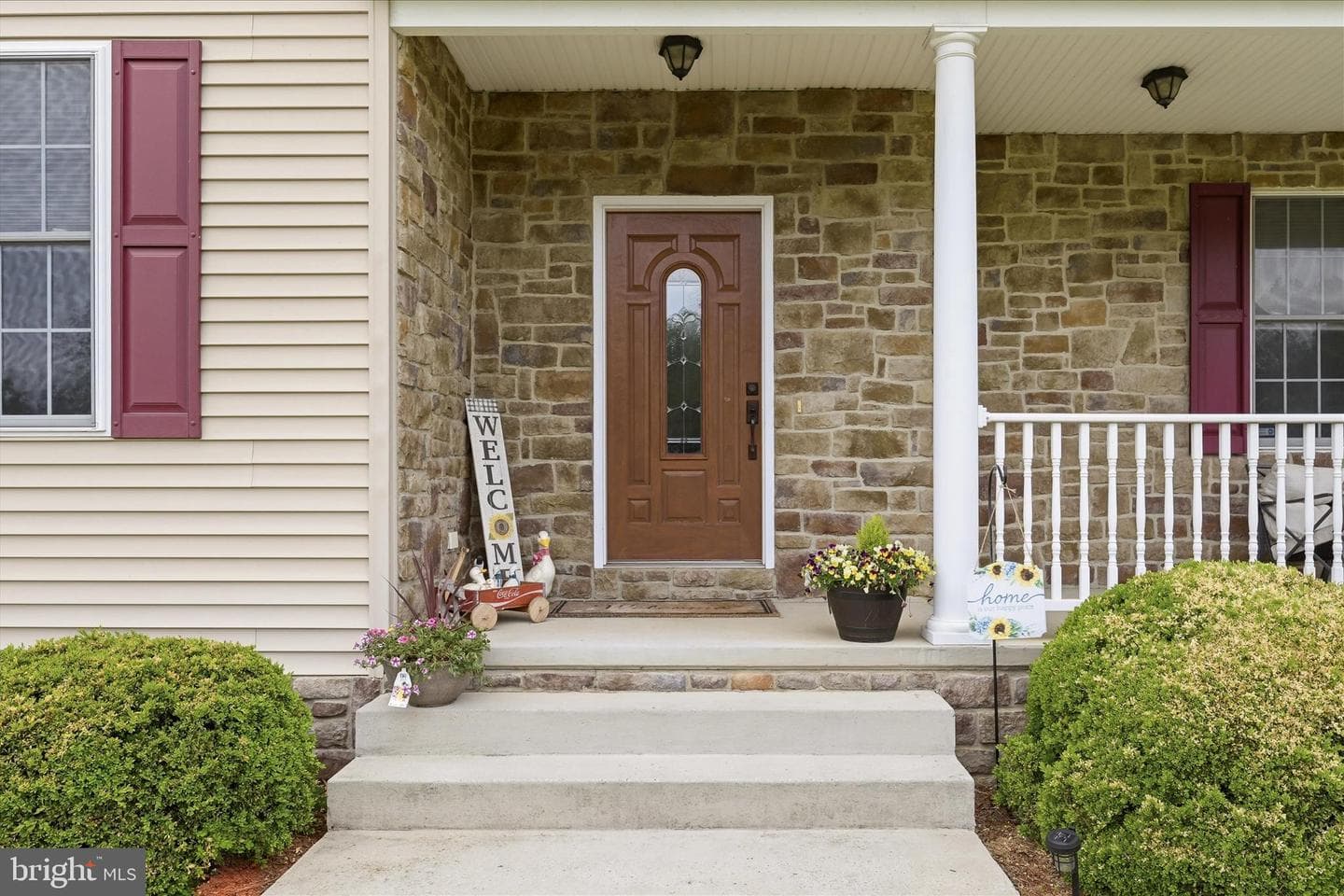178 Stormfield Dr E photo 5