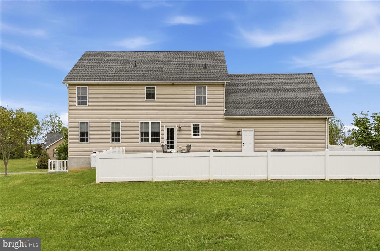 178 Stormfield Dr E photo 55