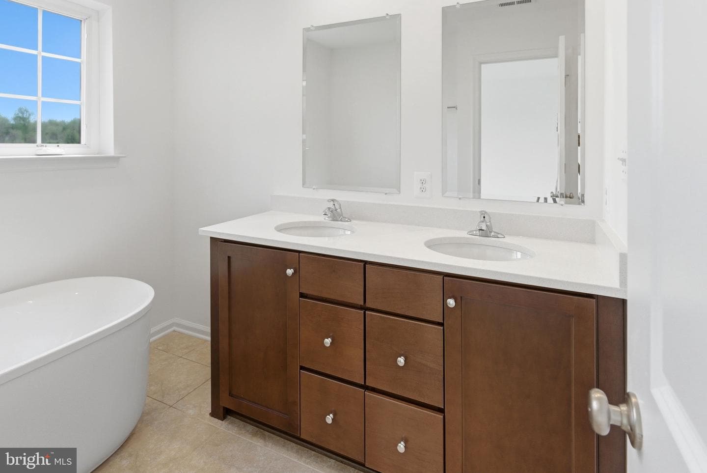 45 Scammel Drive photo 14