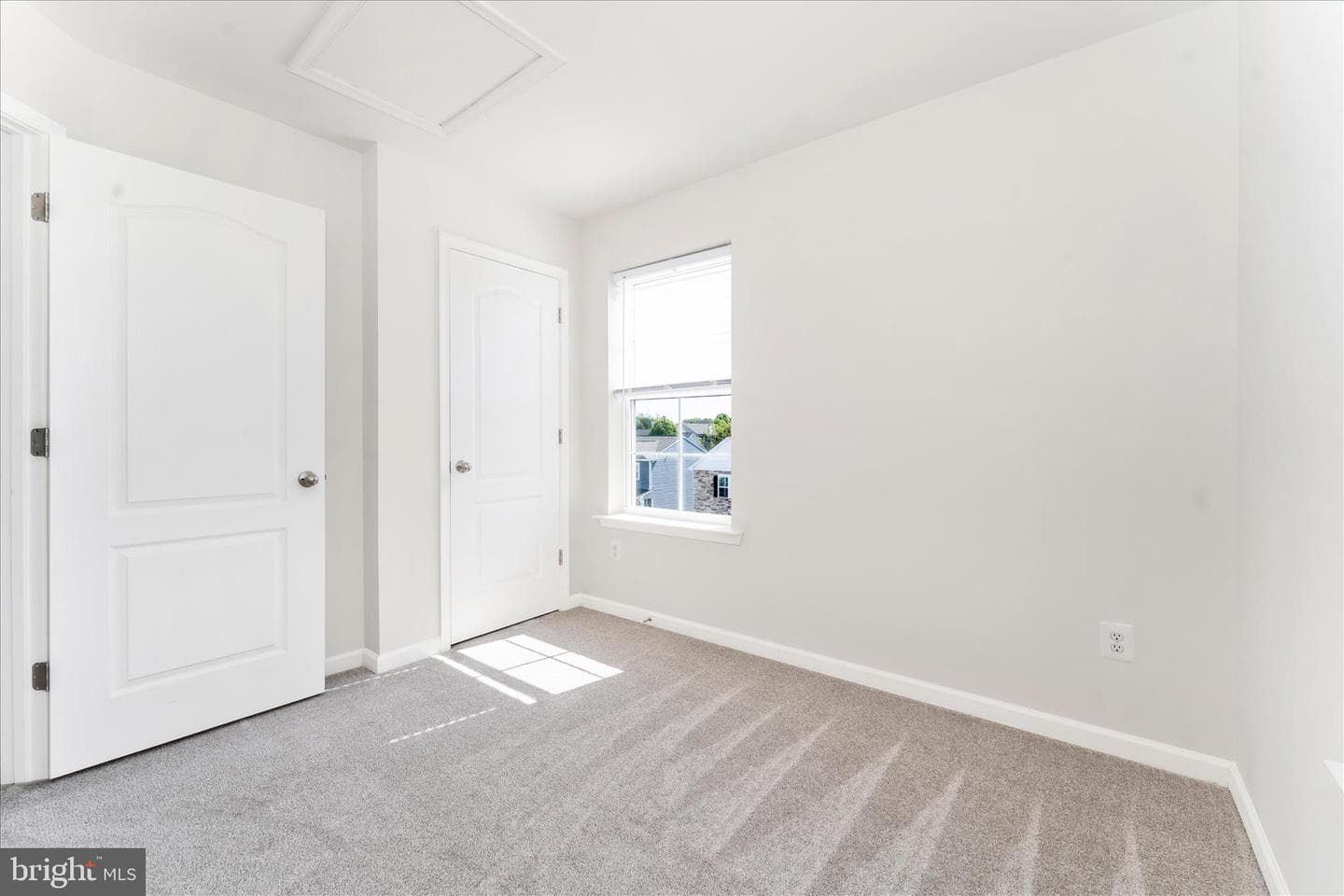 137 Mossdale Boulevard photo 35