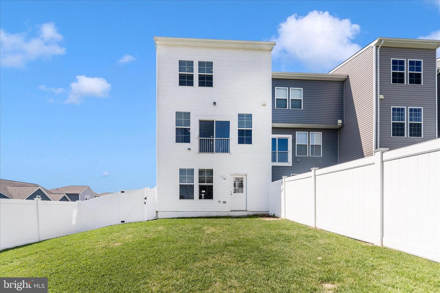 137 Mossdale Boulevard photo 41