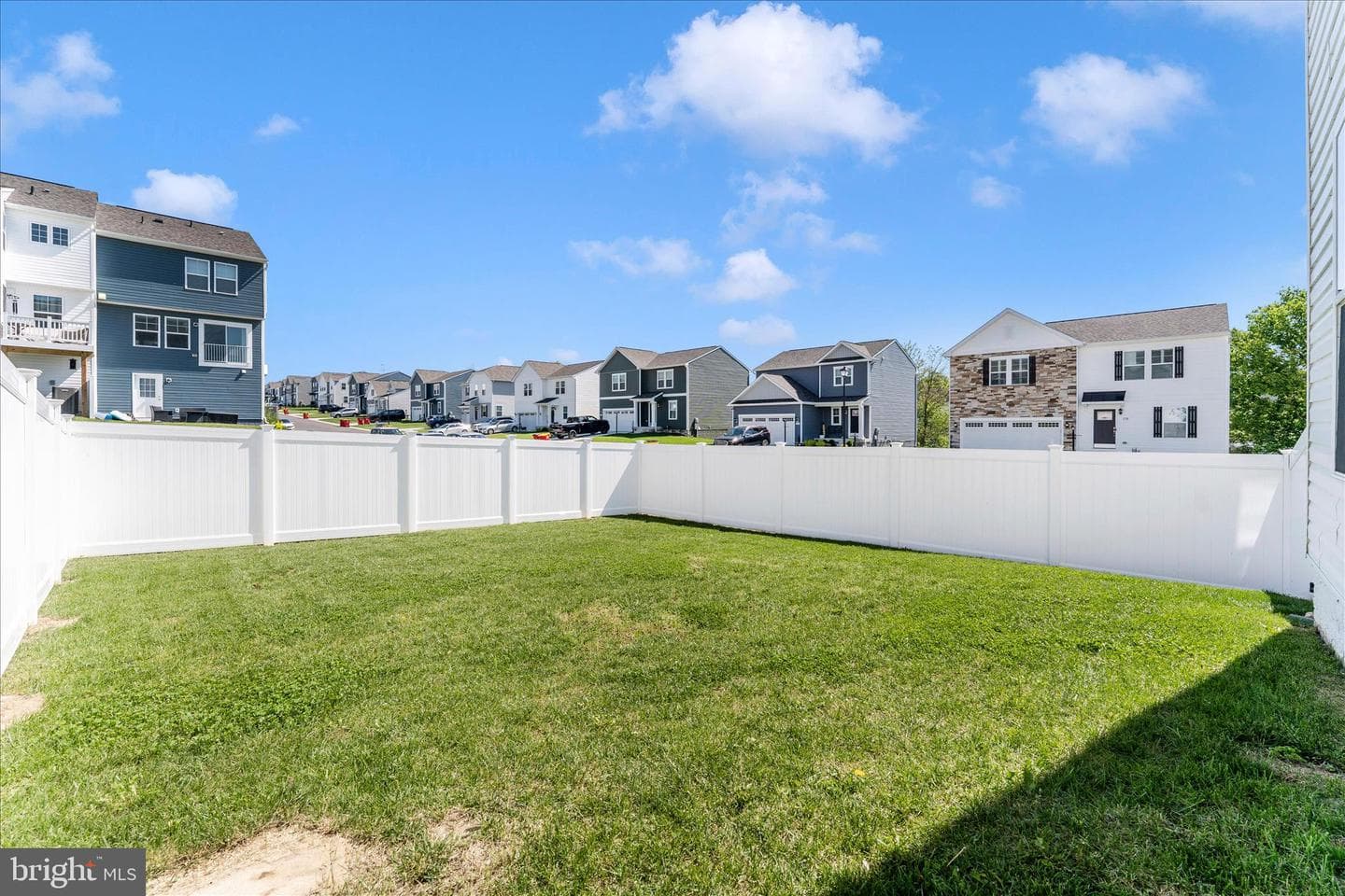 137 Mossdale Boulevard photo 42