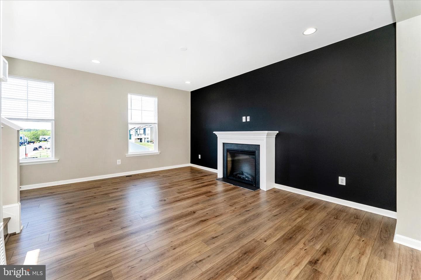 137 Mossdale Boulevard photo 6
