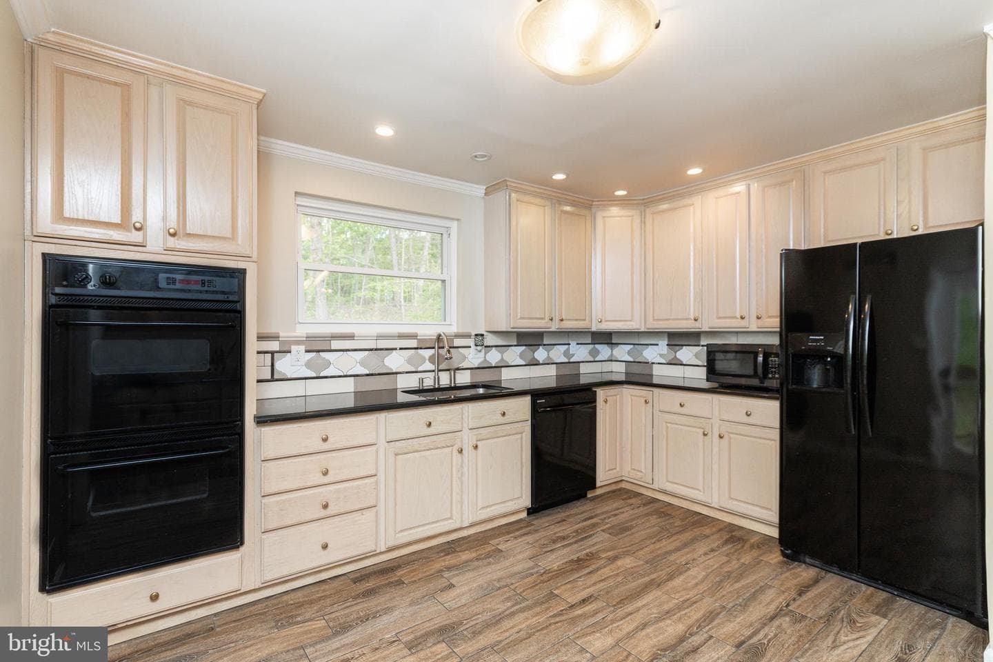 455 Huckleberry Drive photo 6