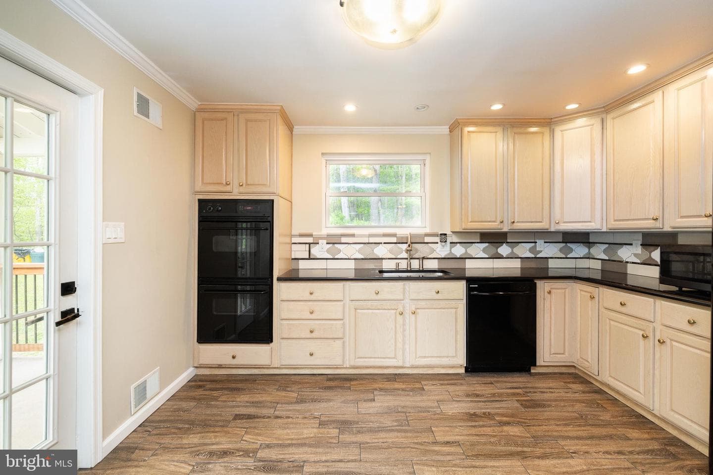 455 Huckleberry Drive photo 8