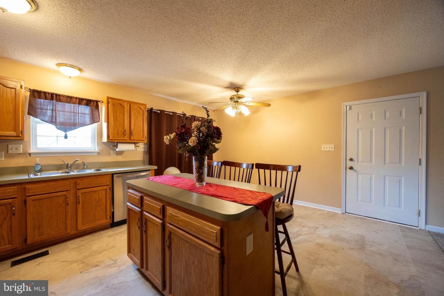 351 Mimosa Drive photo 15