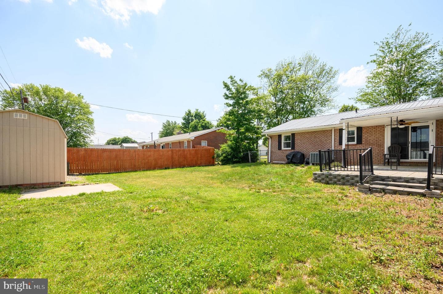 486 Richard Street photo 31