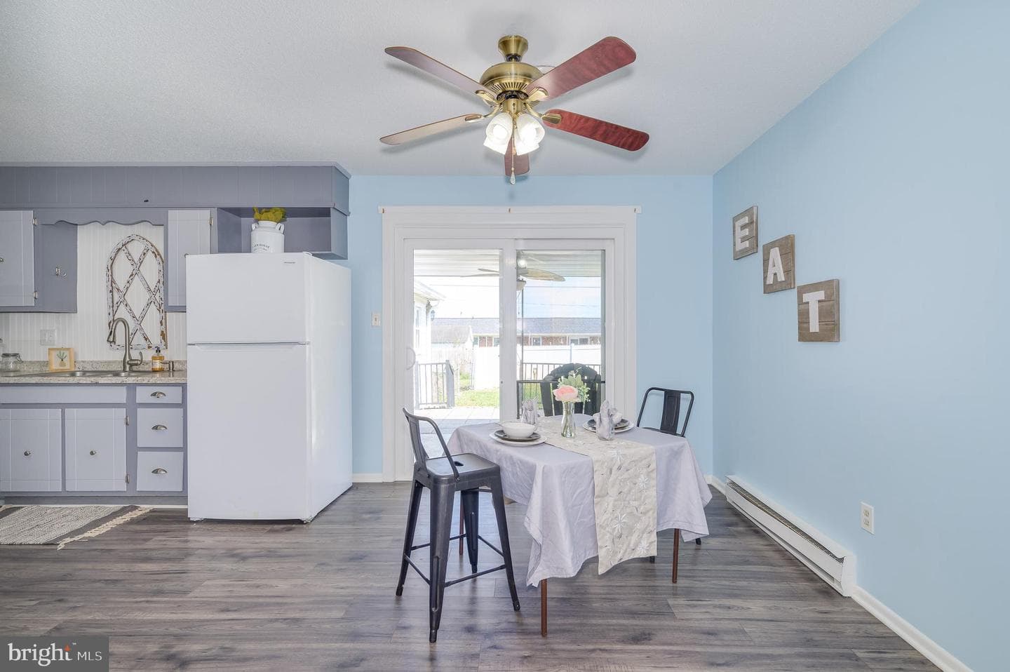 486 Richard Street photo 8