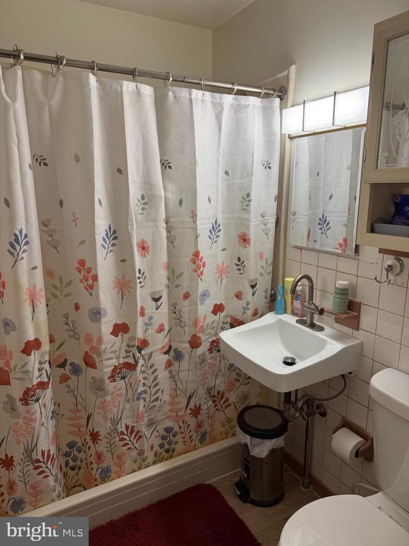 328 Richard Street photo 27