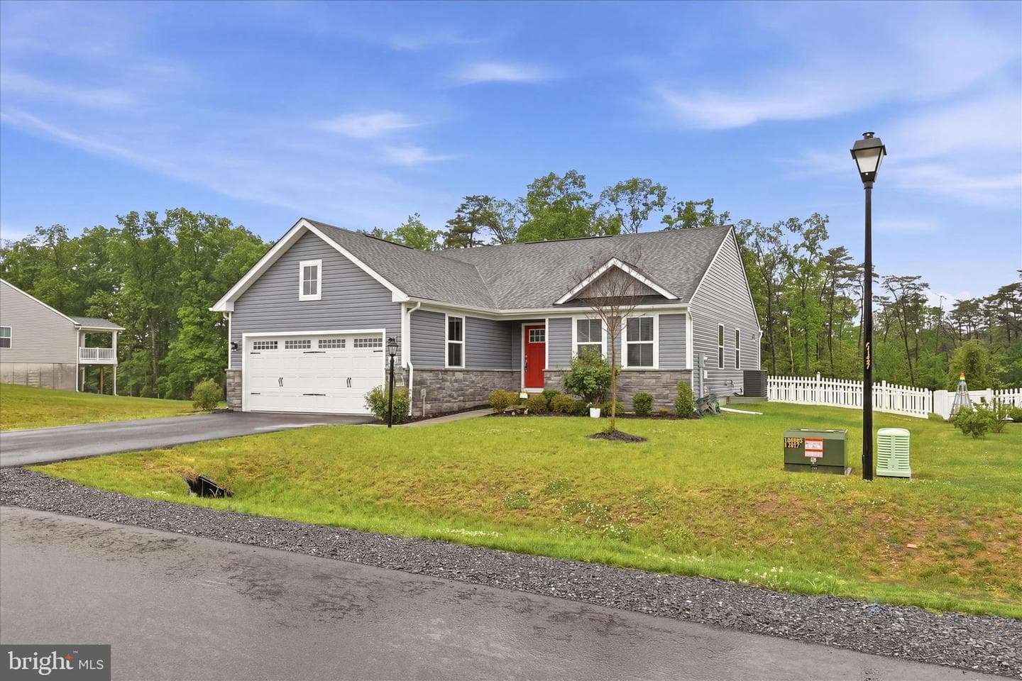 111 Hydro Road photo 1