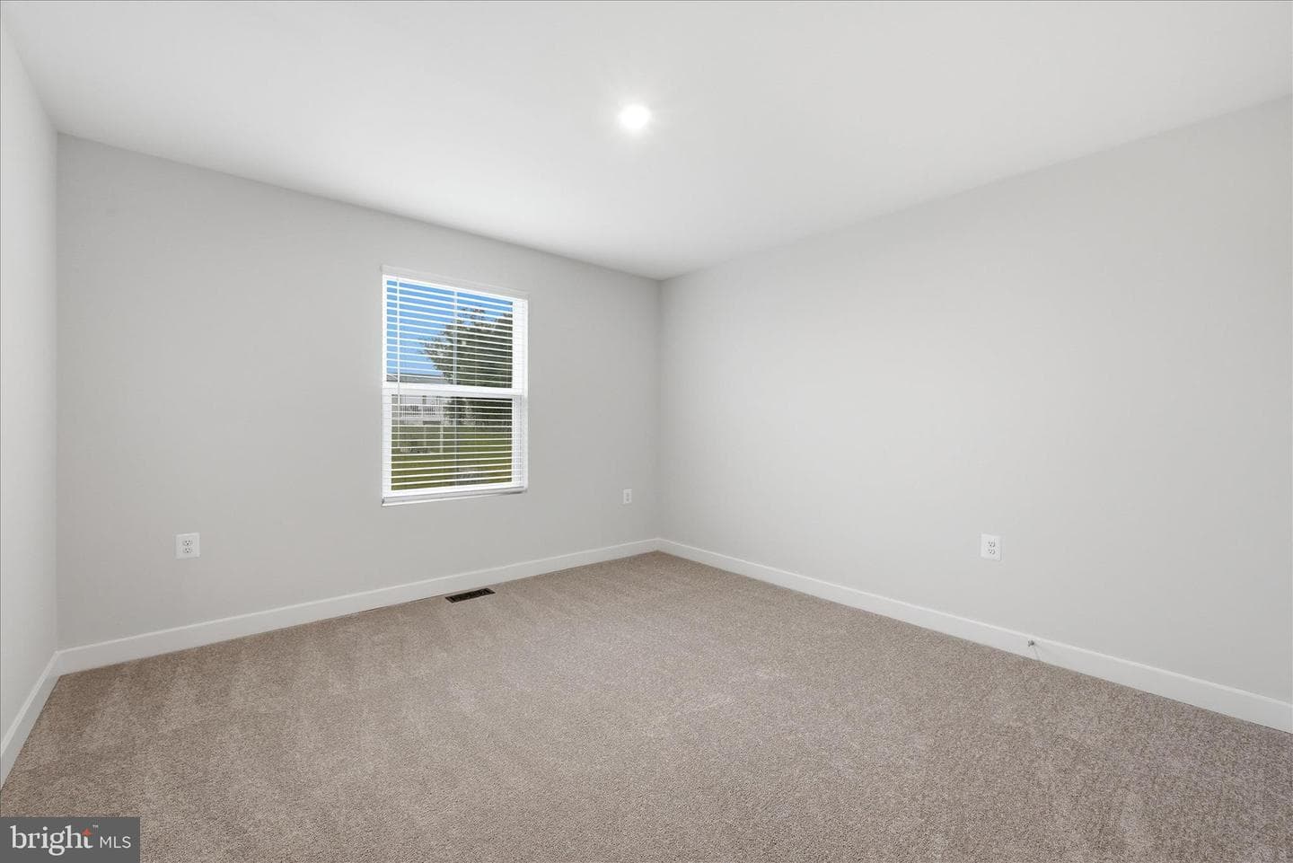 111 Hydro Road photo 16