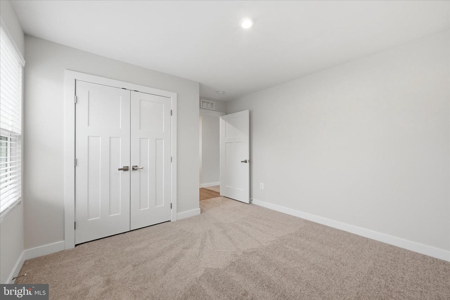 111 Hydro Road photo 20