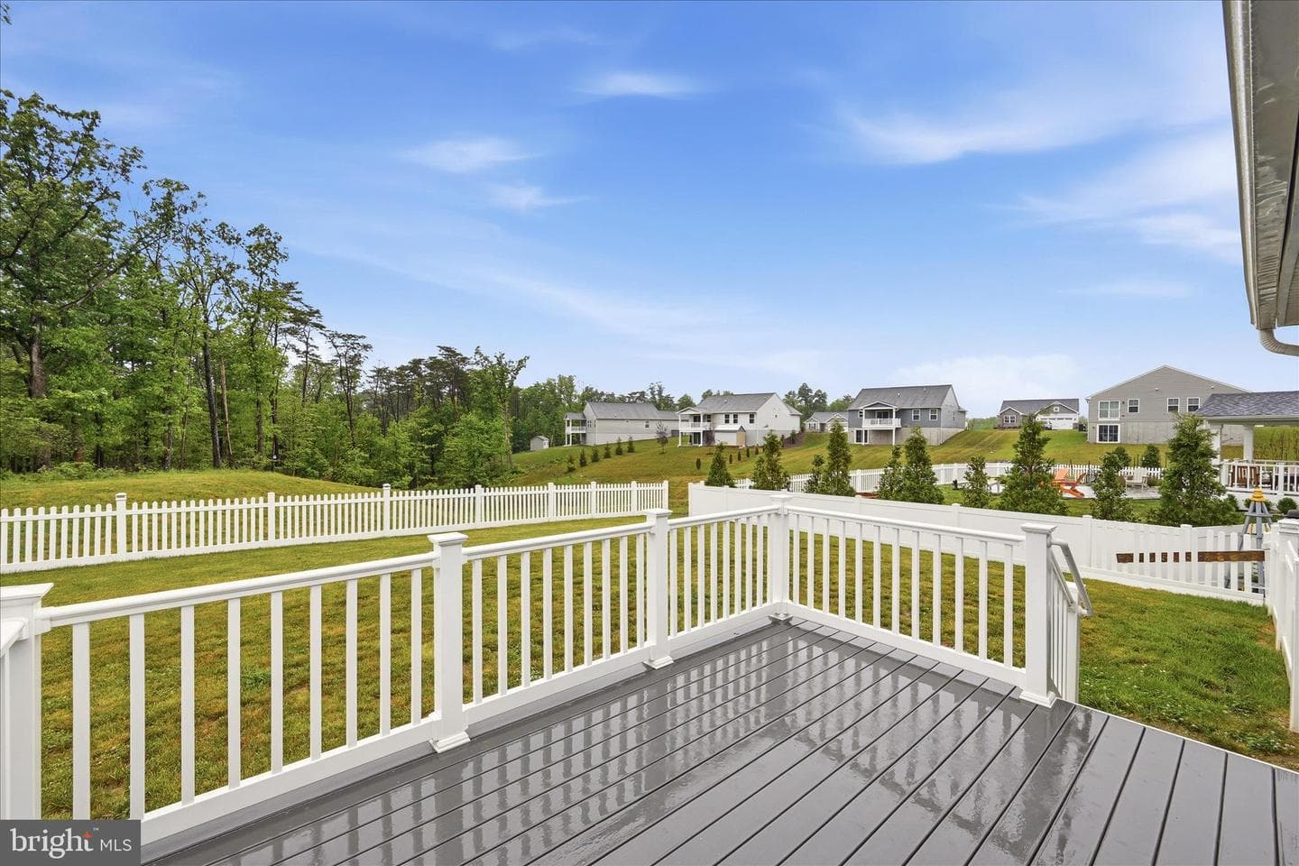 111 Hydro Road photo 31
