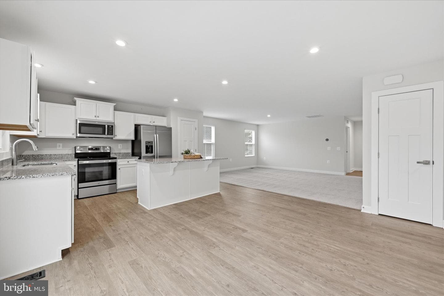 111 Hydro Road photo 7